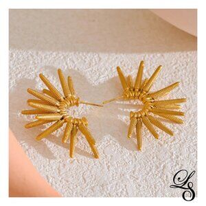 🌟 New 18K Gold Sunburst Coil Earrings 🌟